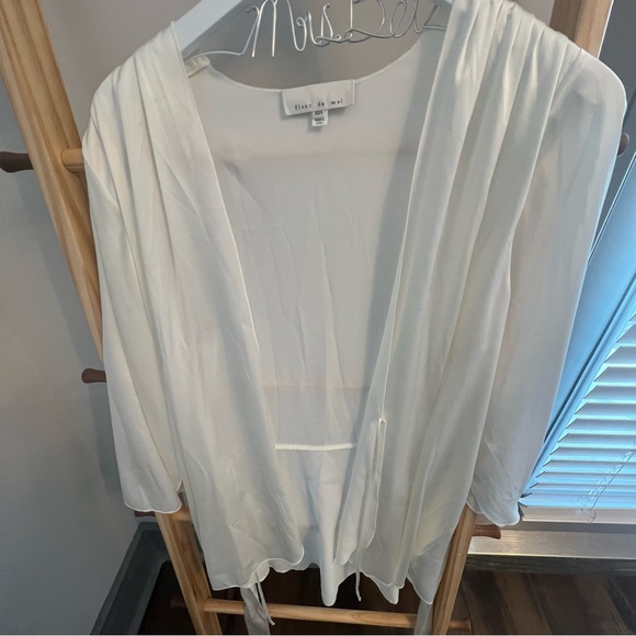 Angel Sleeve Robe - Picture 7 of 15